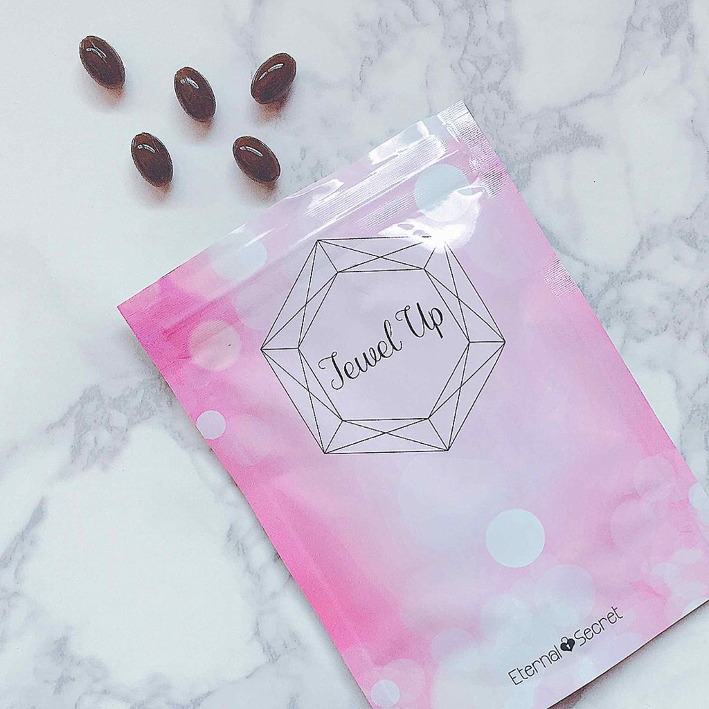 累計100万袋突破！モデルも愛用する本格派バストアップサプリ！